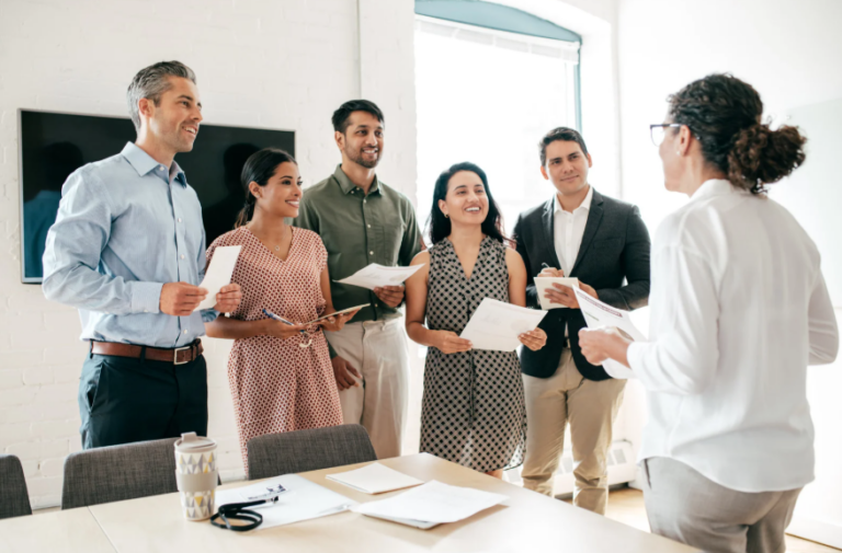 Apprendre à dire non sans culpabiliser grâce à la Communication Non Violente (CNV). Découvrez des techniques simples pour poser vos limites avec clarté et bienveillance, sans générer de tensions.